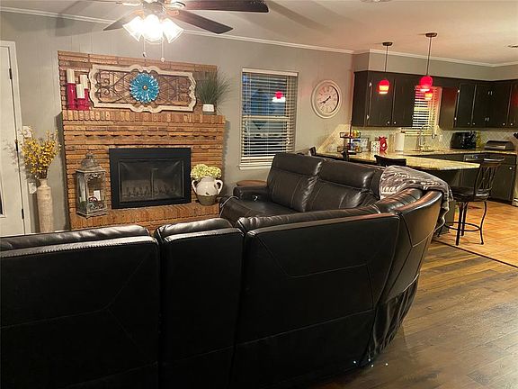 4th image of 601 Alma Ln