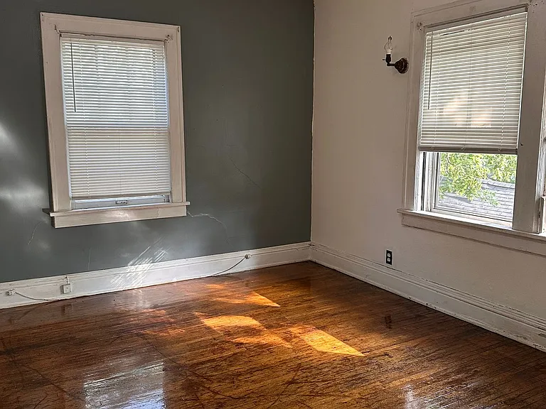 416 11th Ave SE — Photo 8