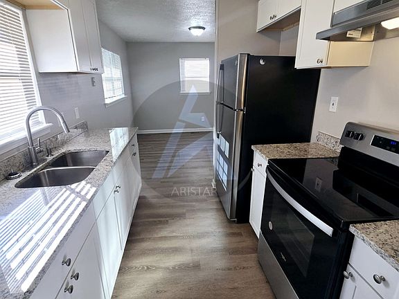 5th image of 2518 Ridgecrest Dr NW