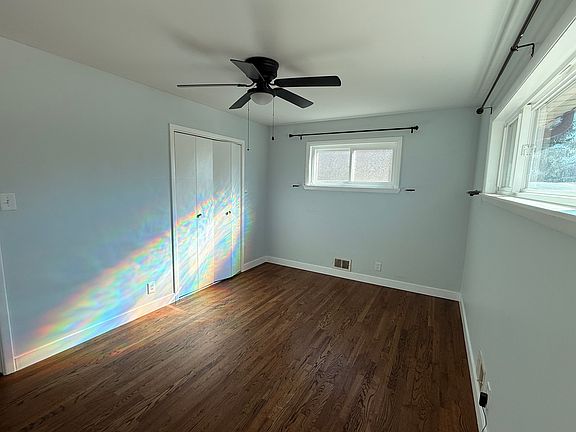 3rd image of 10460 Livingston Dr