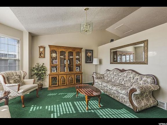 3rd image of 1636 N Murdock Dr