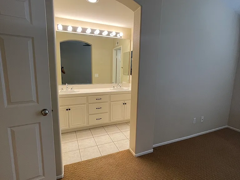 20450 Herbshey Cir — Photo 33