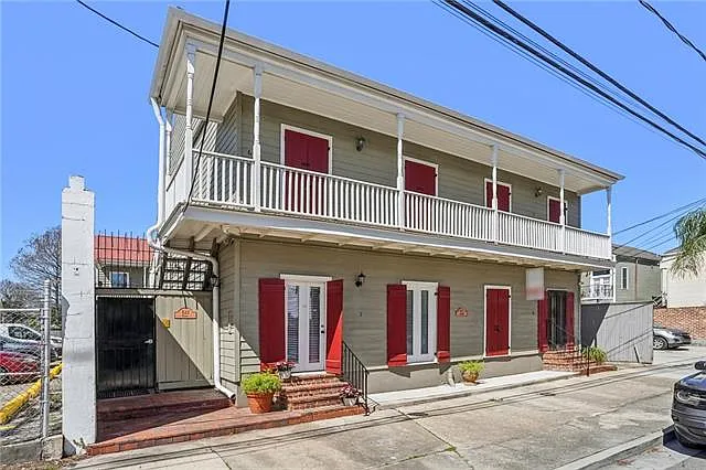 822 Touro St #1 — Photo 1