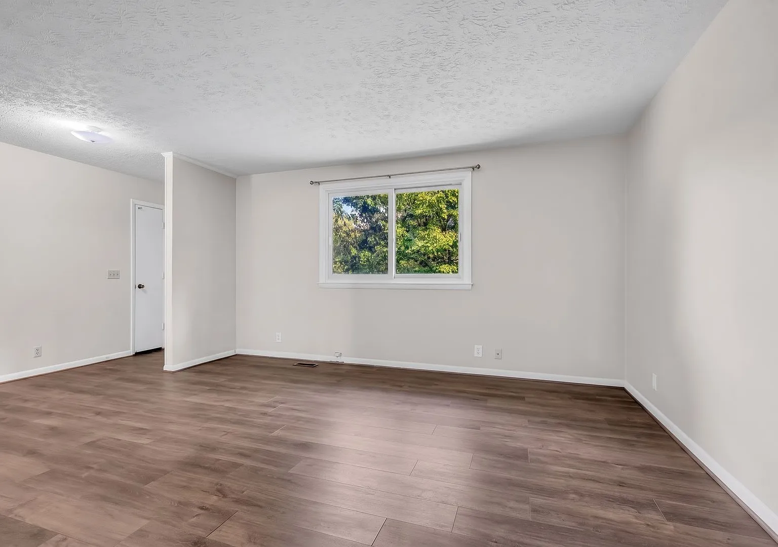 Charming Brick Single-Family Home in Kingston Springs! — Photo 3