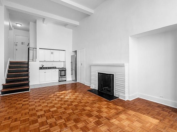4th image of 307 E 44th St APT 1609