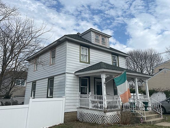 3rd image of 2795 Woods Ave