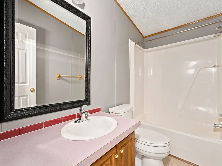 1042 Artic Loop — Photo 23