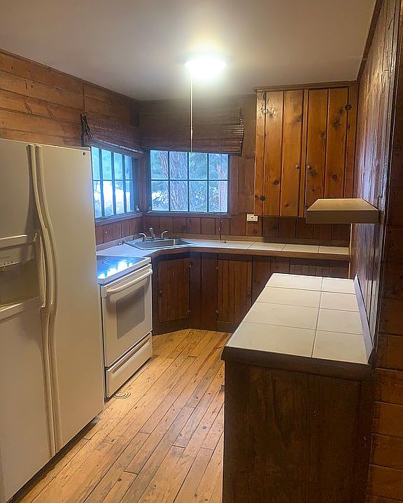 2nd image of 27915 Alabraska Ln
