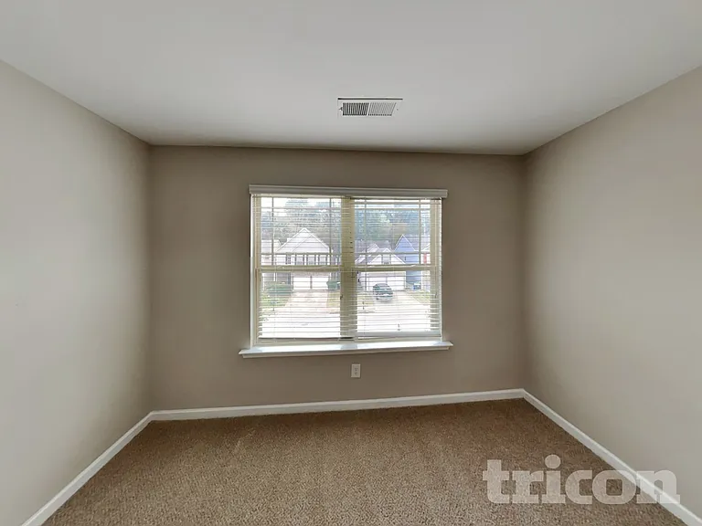 147 Southwind Ln — Photo 12