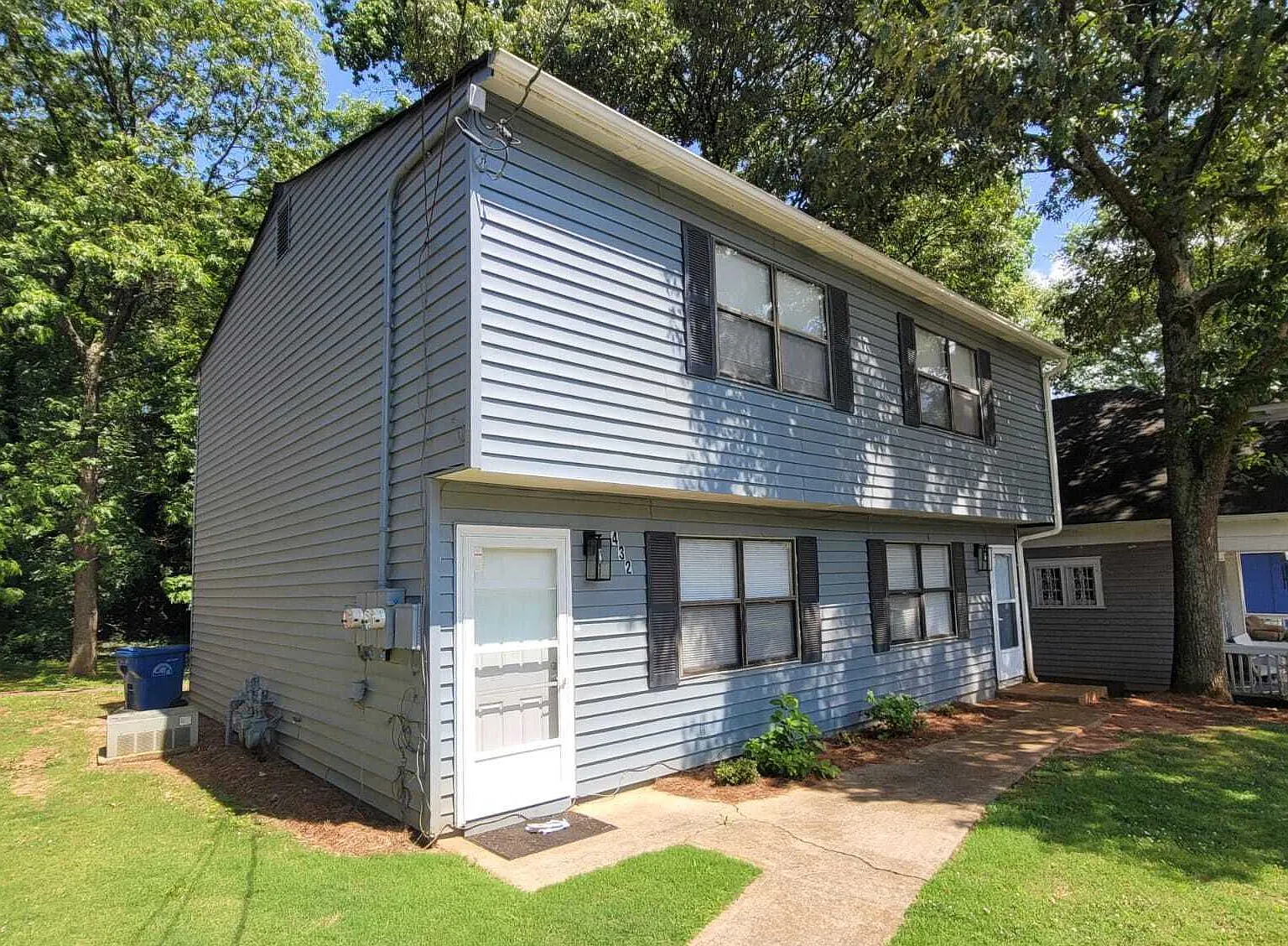 2 bed, 1.5 bath, 1115 sqft, $1,900 — Photo 3