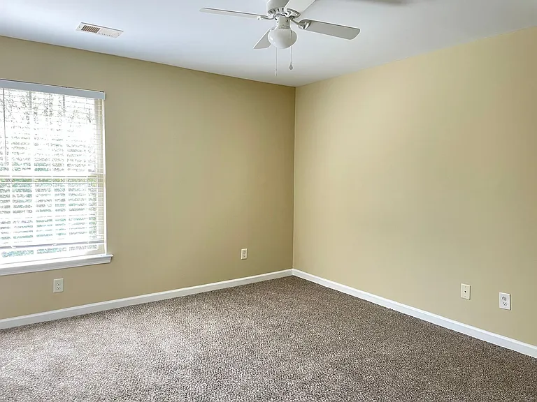 22 William Dr — Photo 6