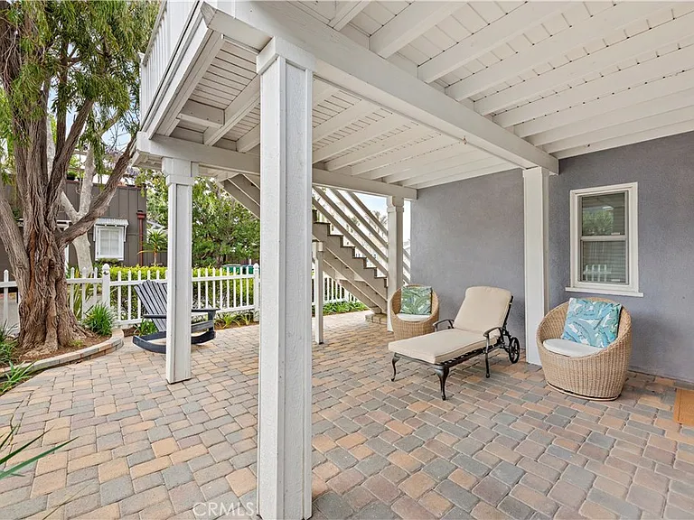 1466 Randall Way — Photo 23