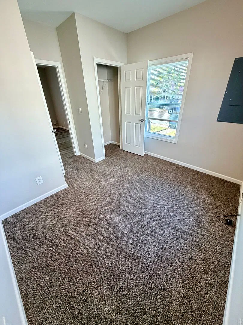 3 bed, 1.0 bath, 1100 sqft, $1,399 — Photo 4
