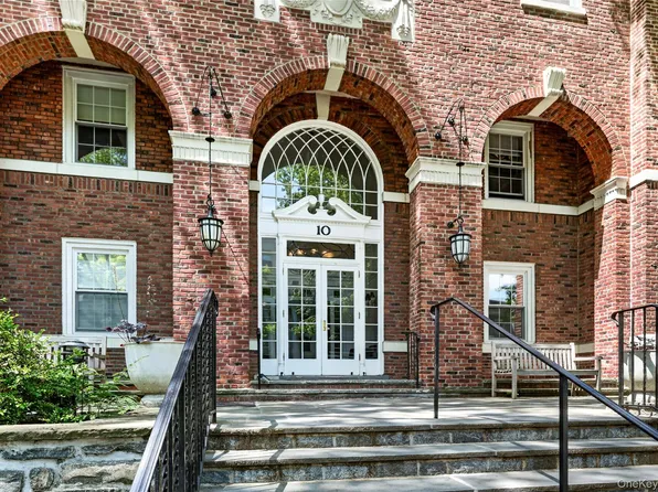 10 Brooklands #5H, Bronxville, NY 10708