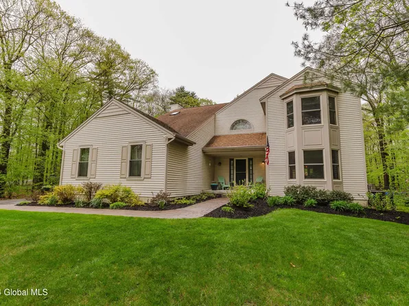 785 Red Oak Drive, Niskayuna, NY 12309