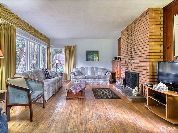 4th image of 2224 Ross Road