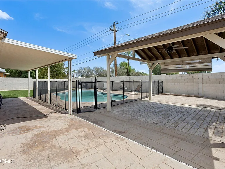 5401 E Beck Ln — Photo 36