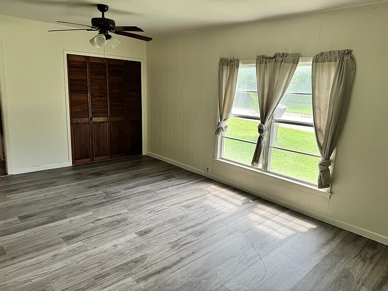 living room, view from entrance
