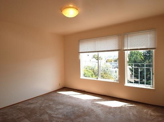 5th image of 471 Fair Oaks St