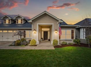 3767 Sunleaf Ave, Medford, OR 97504