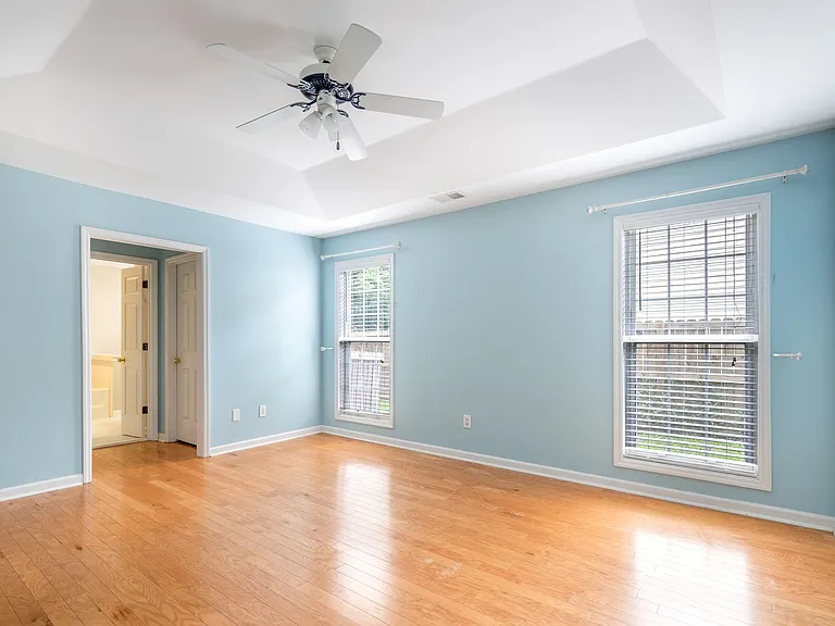 1561 Glen Erin Dr — Photo 17