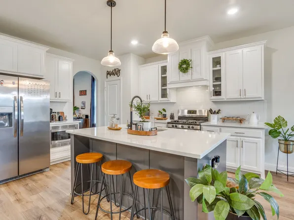 1001 Gannon Valley Trl, Weatherford, TX 76087