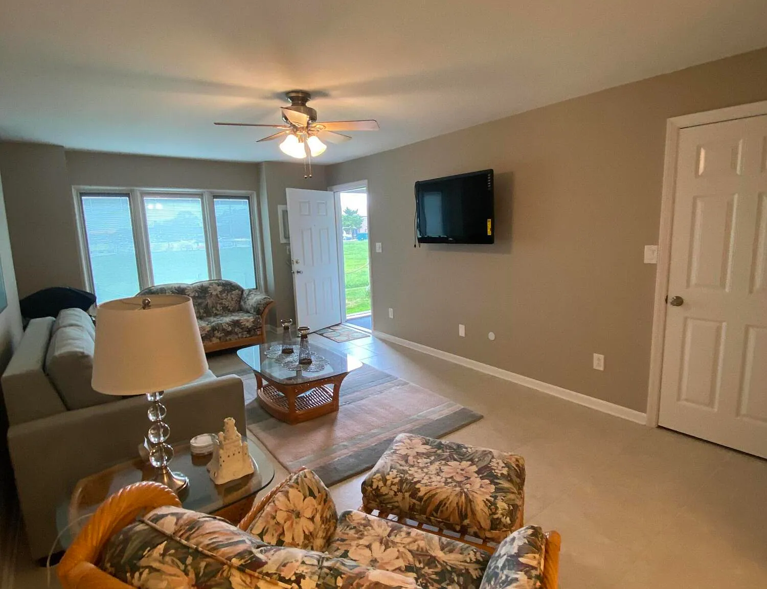 1 bed, $2,095 — Photo 2