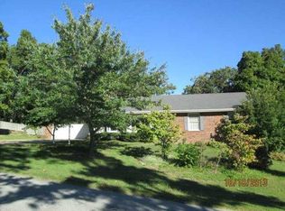 207 Suttle Dr, Springdale, AR 72764