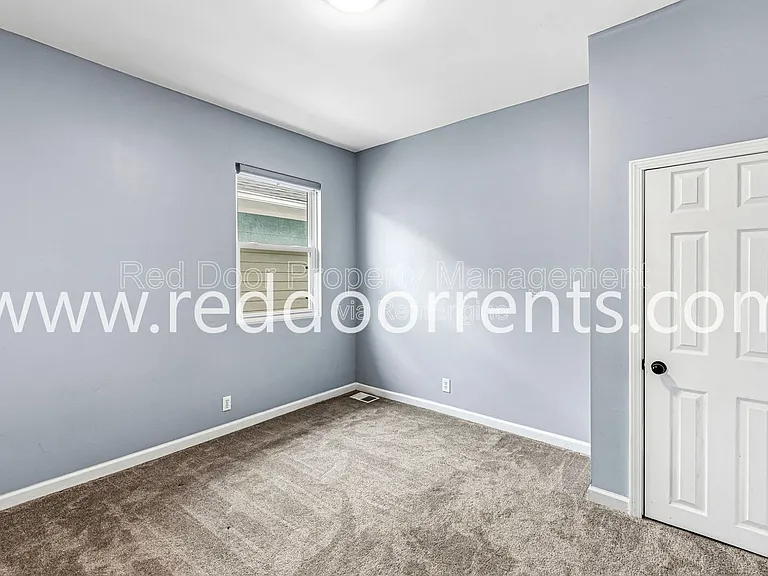 3146 Broadway St — Photo 12