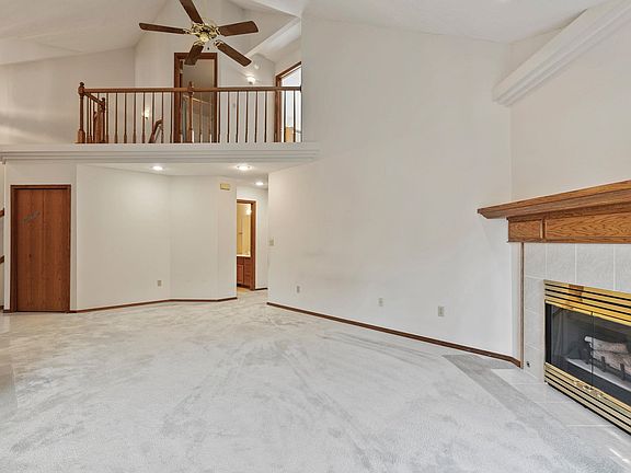 5th image of 1420 E Cambridge Ln