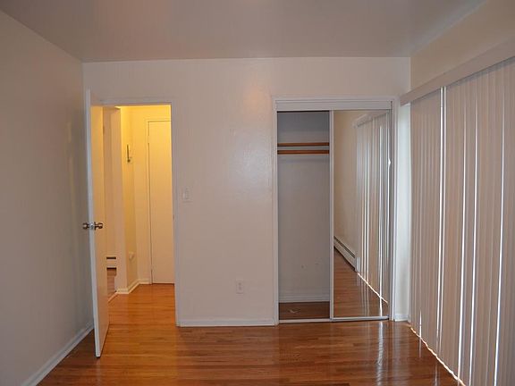 5th image of 182 Fairview Ave