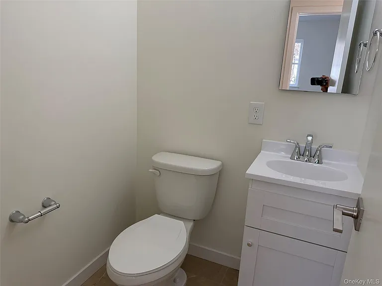 5 Colonial Dr #11 — Photo 8