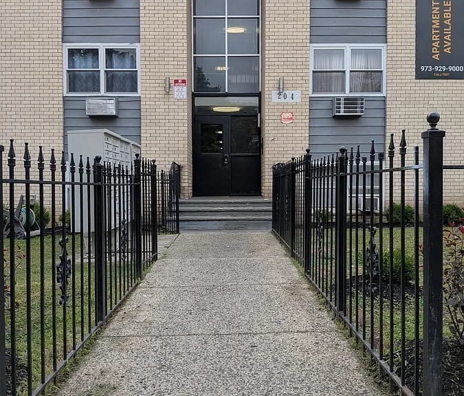 204-214 Cleveland St #C11 — Photo 16