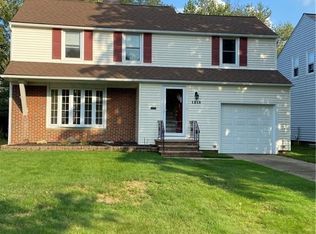 1213 Brainard Rd, Lyndhurst, OH 44124