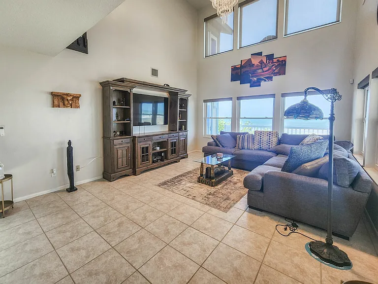 44 Sea Vista Dr — Photo 4