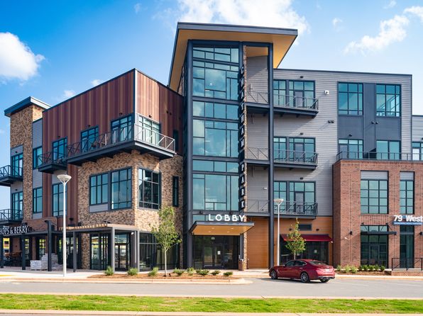 120 Mosaic Blvd #310