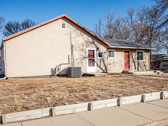 2nd image of 1501 E Capitol Ave