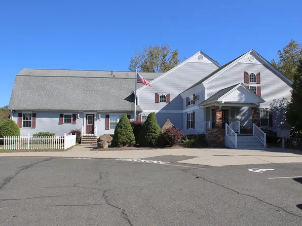 59 Pleasant St APT 101, Granby, MA 01033