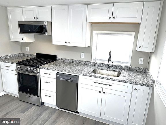 5th image of 8049 Veterans Hwy #55