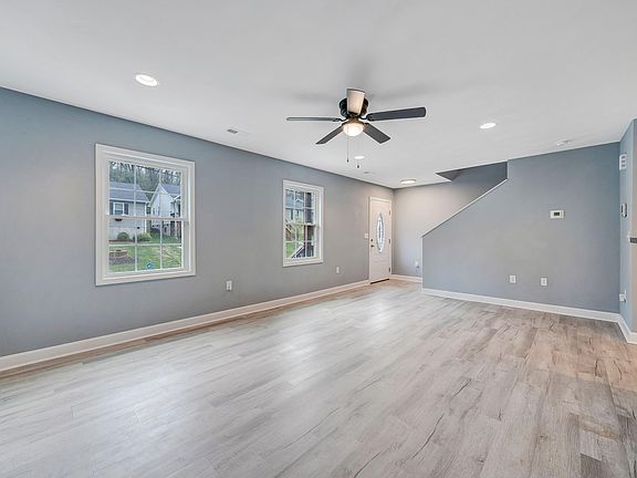 5th image of 1452 Varnell Ave NE