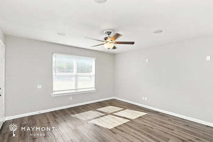 3 bed, 1.5 bath, 1096 sqft, $1,780 — Photo 3