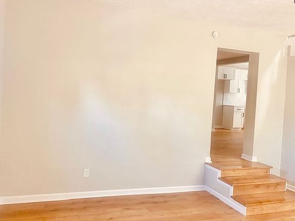 5th image of 2429 Cliffdale St