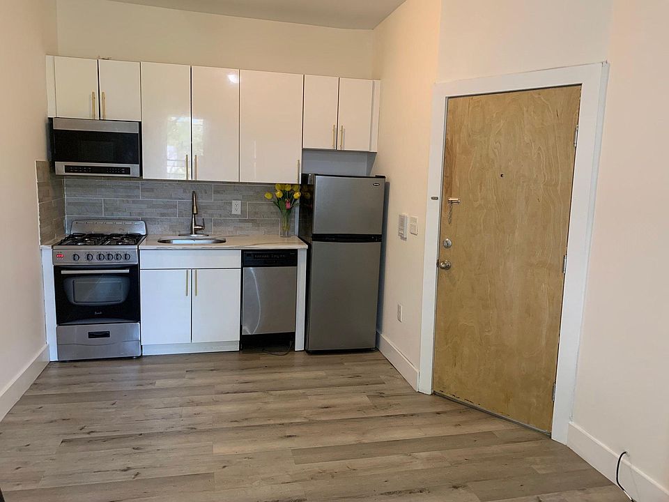 2nd image of 207 Webster Ave #18E