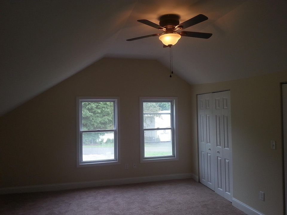 2nd image of 121 Brunswick Rd APT 4