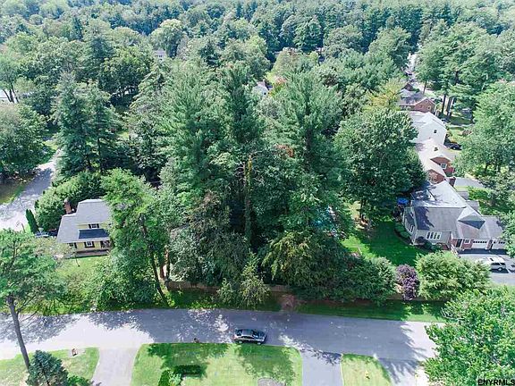3rd image of 48 Fairway Ave