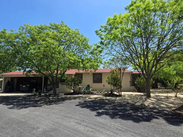 12 Wilderness Trl, Kerrville, TX 78028