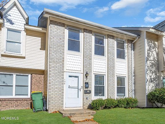 3rd image of 124 Williamsburg Lane