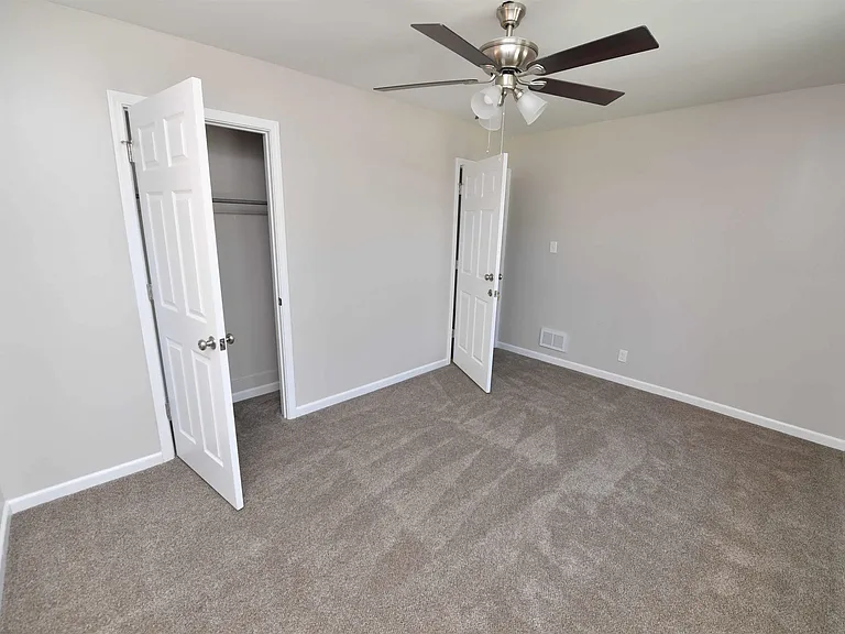 1027 N University St — Photo 40