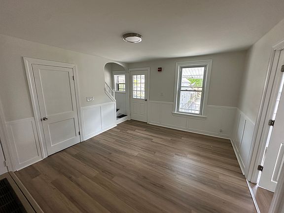 4th image of 67 Bouvier Ave #2L
