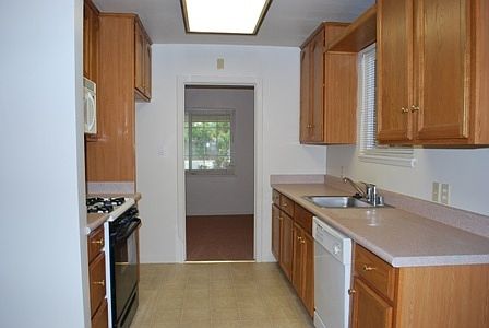 3rd image of 119 Taylor Blvd